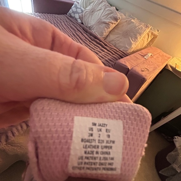 Striderite 3 girl sneaker (carters bonus pair) - Picture 5 of 7